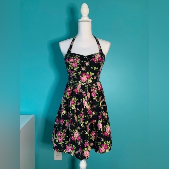 No Boundaries Dress Medium 7-8 - Picture 1 of 4